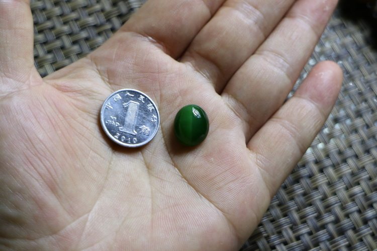 和田玉碧玉辣绿色宝石光一线天活猫眼戒面台湾工艺镶嵌戒指特价