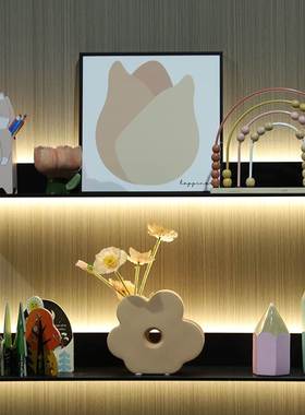 现代样板间书桌组合笔筒装饰画花艺摆件售楼处儿童女孩房装饰品