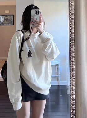 brandy melville美式复古刺绣熊乳白色套头卫衣女咆哮熊宽松上衣