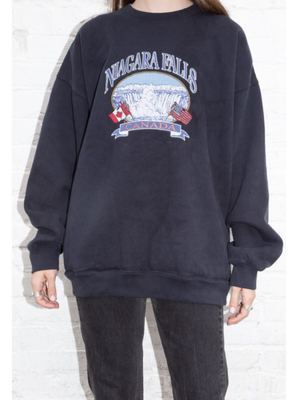 藏青色刺绣加绒圆领宽松卫衣