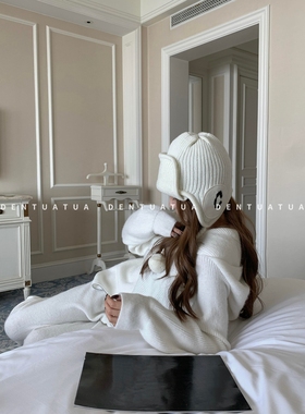 DENTUATUA 软萌 buff 帽！ 25FW 字母刺绣护耳毛球羊毛针织冷帽女