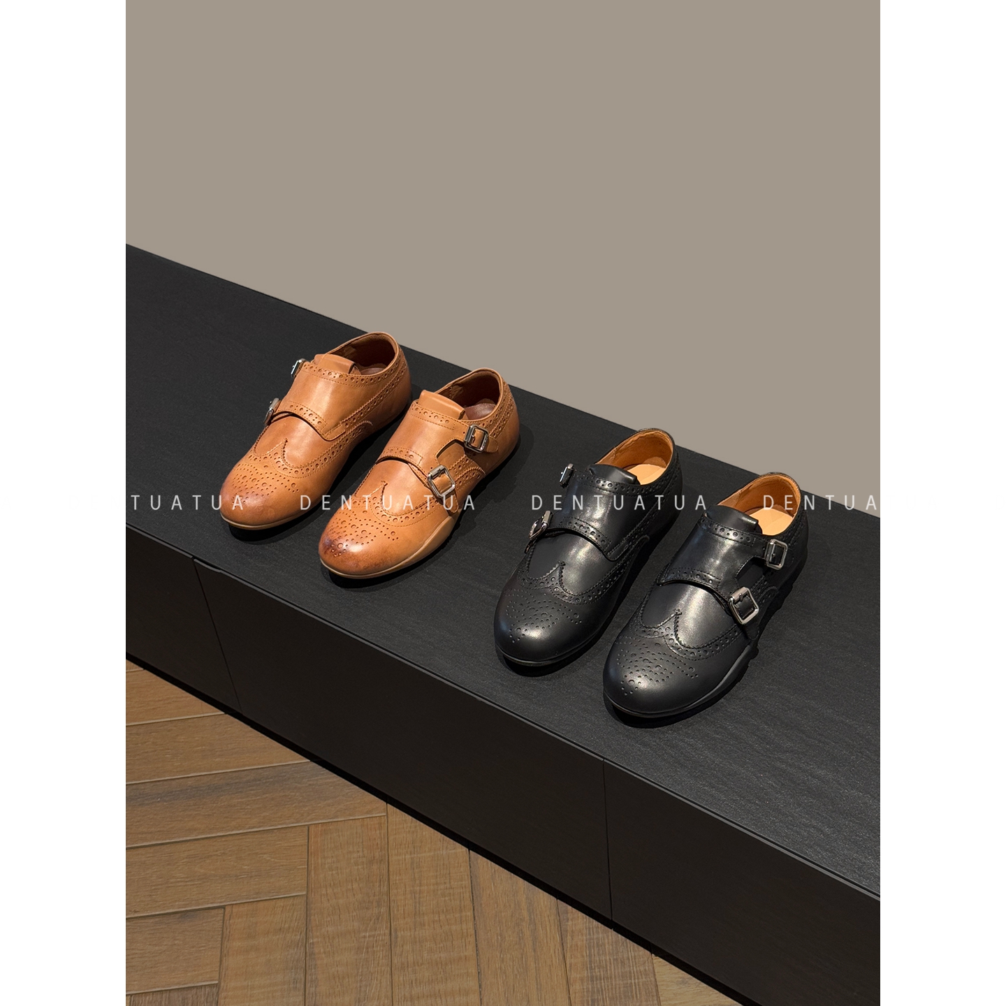 DENTUATUA 古典主义的微缩诗篇！25FW 雕花搭扣小皮鞋乐福单鞋女