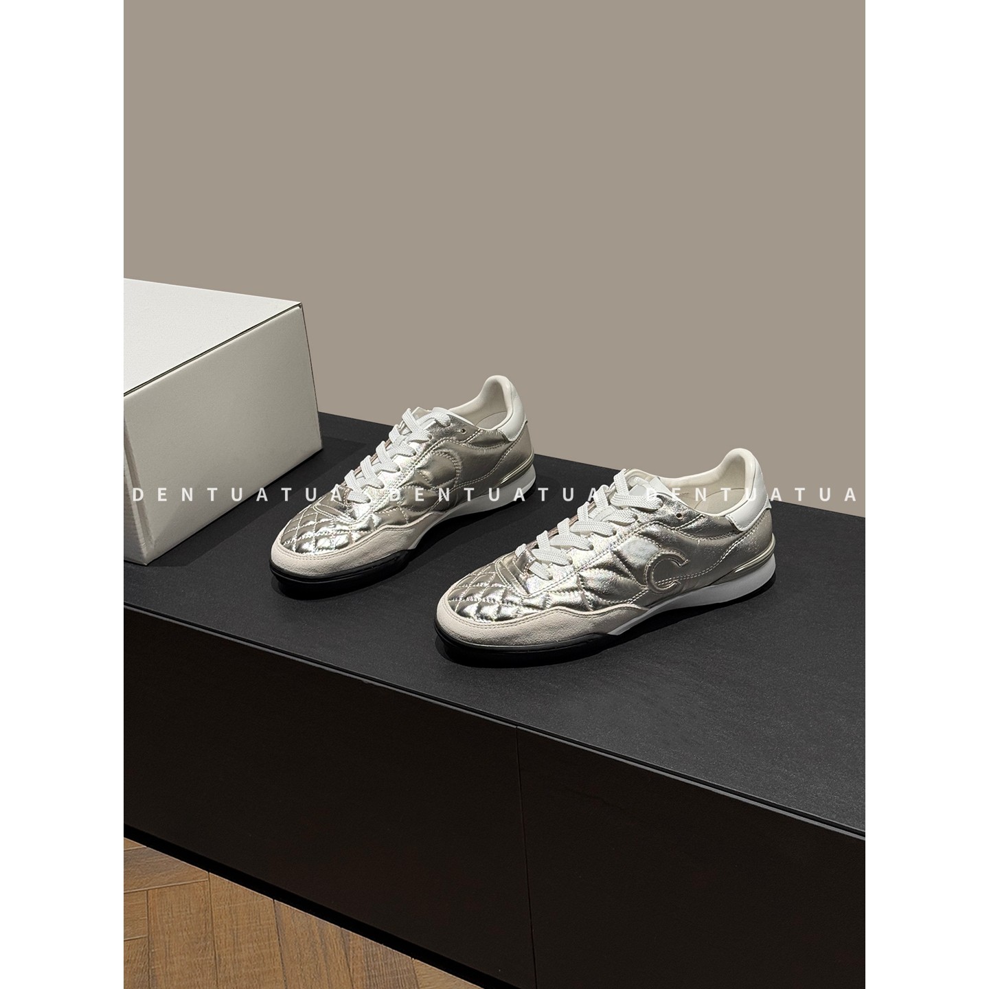 DENTUATUA 未来感的结构诗学！25FW 菱格拼色休闲运动网球德训鞋,女鞋,德训鞋,淘宝优惠券,粉丝福利购,淘宝优惠卷