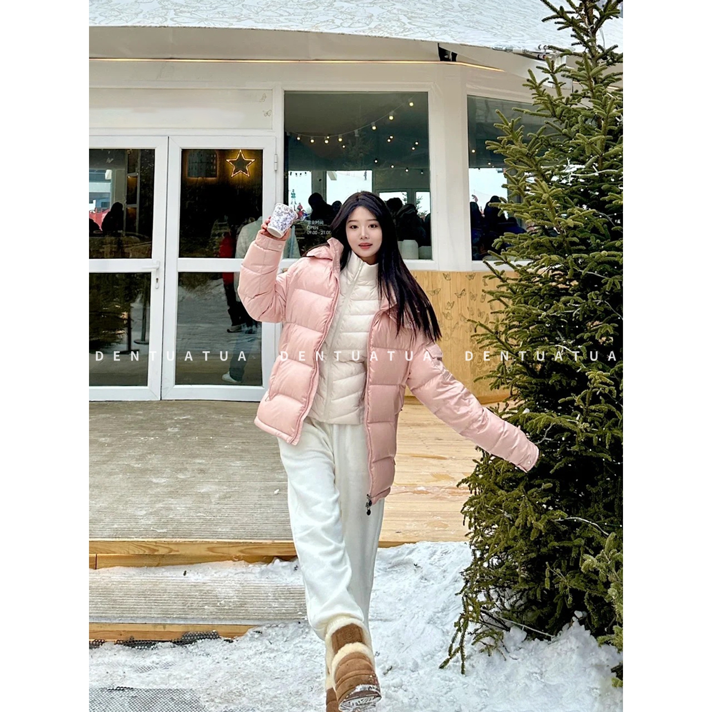 DENTUATUA 软萌甜系冬日！25FW 白鹅绒徽标立领连帽羽绒服外套 女