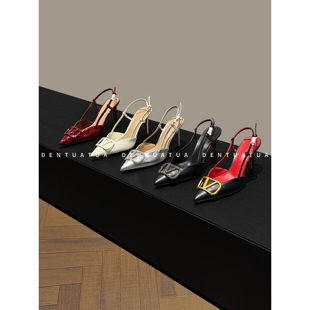 25FW尖头水钻细跟包头后空高跟凉鞋 锋锐媒介 女 职场 DENTUATUA