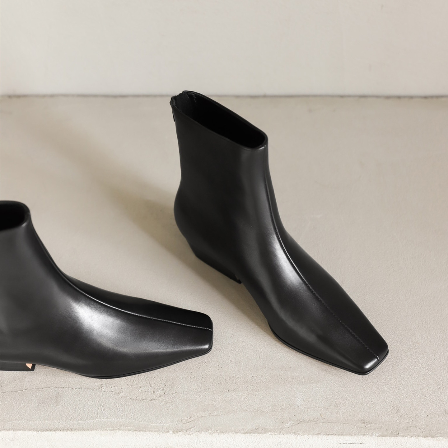 外贸原单牛皮春秋单靴舒适百搭瘦瘦靴中跟方头短靴短筒咖色女靴子