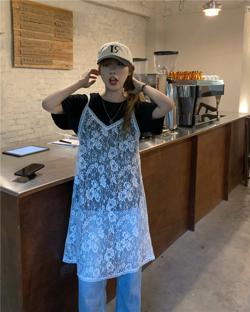 Real shot! Real price! Korean summer loose hook flower cut-out lace to wear medium length blouse