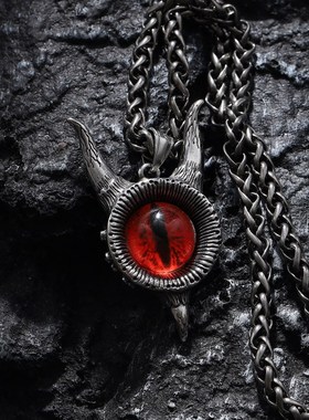 恶魔之眼男士钛钢高街风复古吊坠