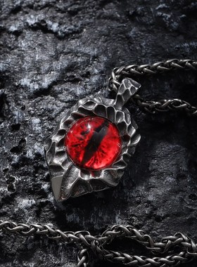 恶魔之眼男士钛钢高街风复古吊坠