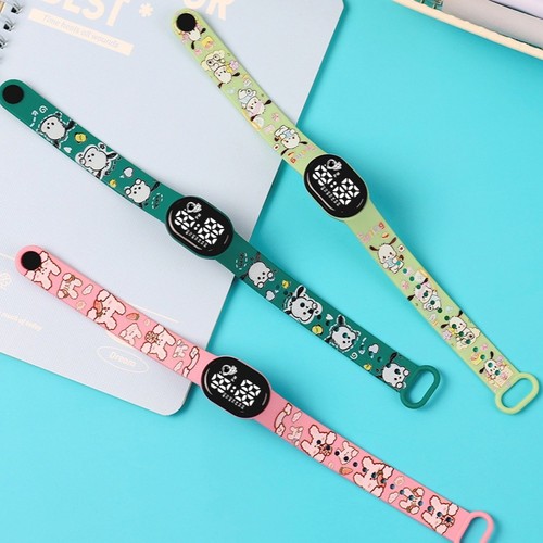 新款卡通动漫印花LED爱心彩灯手环表学生简约可爱个性电子手表