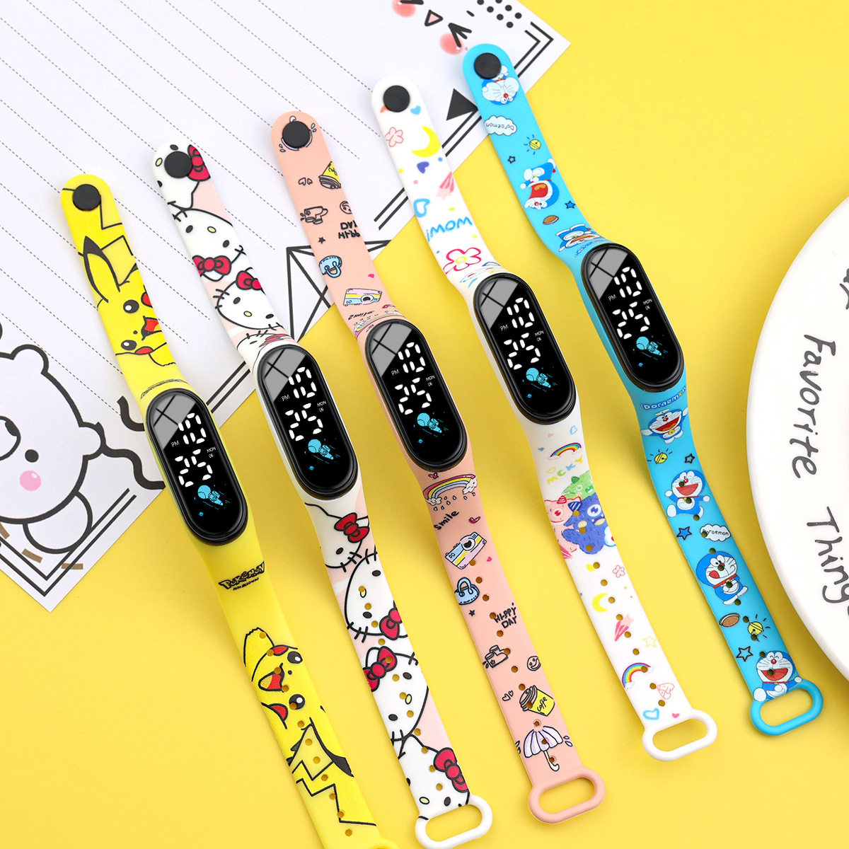 防水太空人LED彩屏智能中小手表青少年儿童学生情侣多色卡通手环