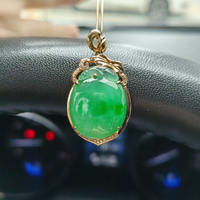 珑心家 敲辣阳绿 翡翠桃子 福瓜 翡翠吊坠18k金镶钻石