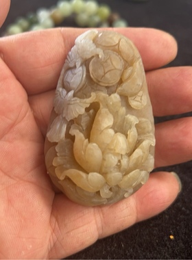 新疆和田玉金山糖料花开富贵喜事连连财源广进小手把件纯手工雕刻