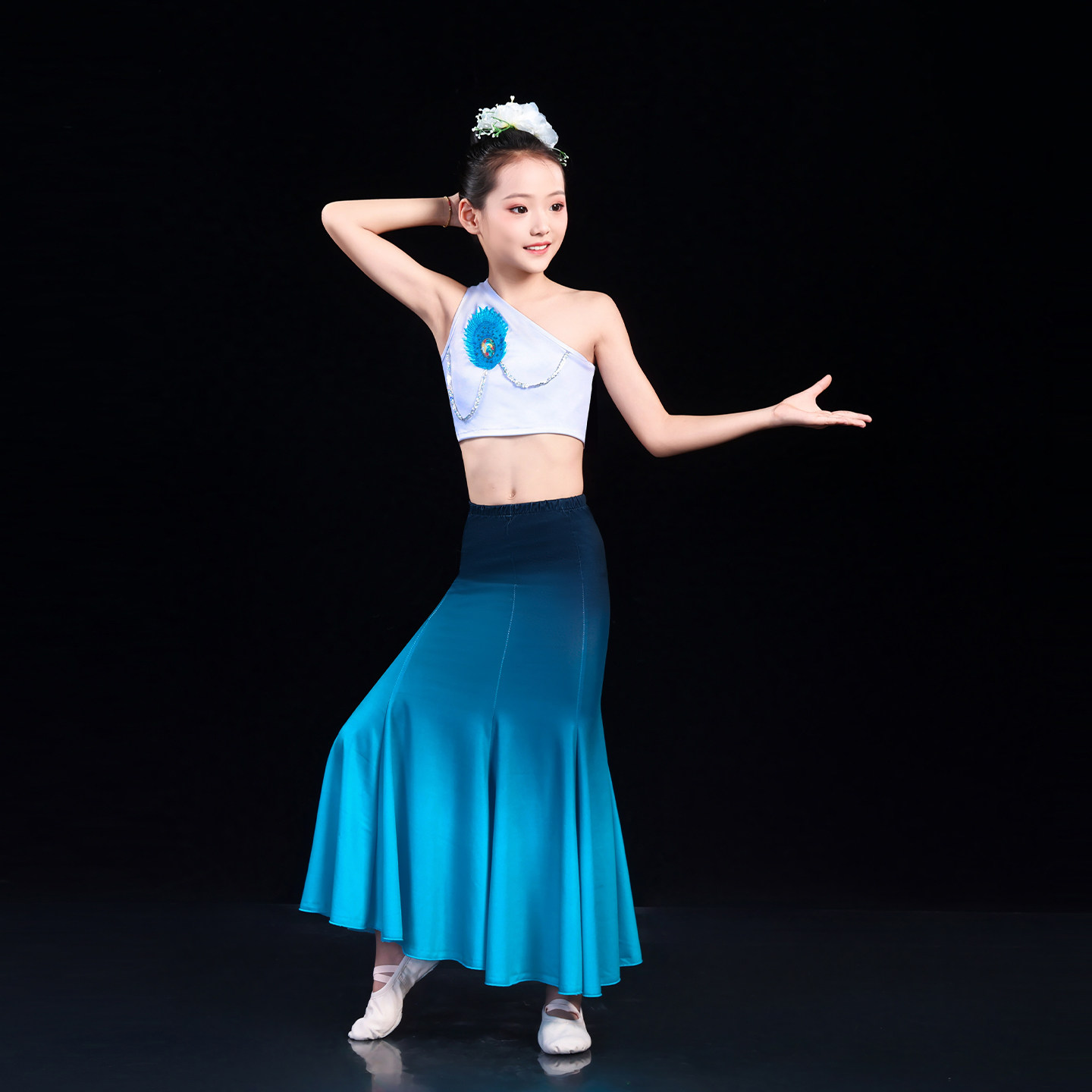 傣族孔雀舞儿童舞台渐变演出服