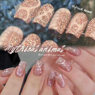 粉红脑电波！爆闪亮片碎钻穿戴甲纯手工欧美甲手绘线条辣妹甲