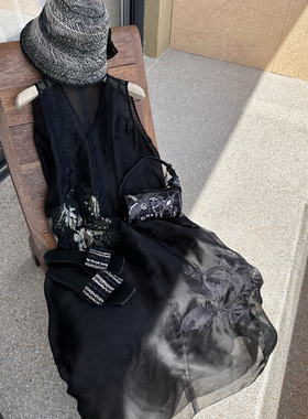 章海燕新中式金丝刺绣真丝无袖连衣裙 大气简约