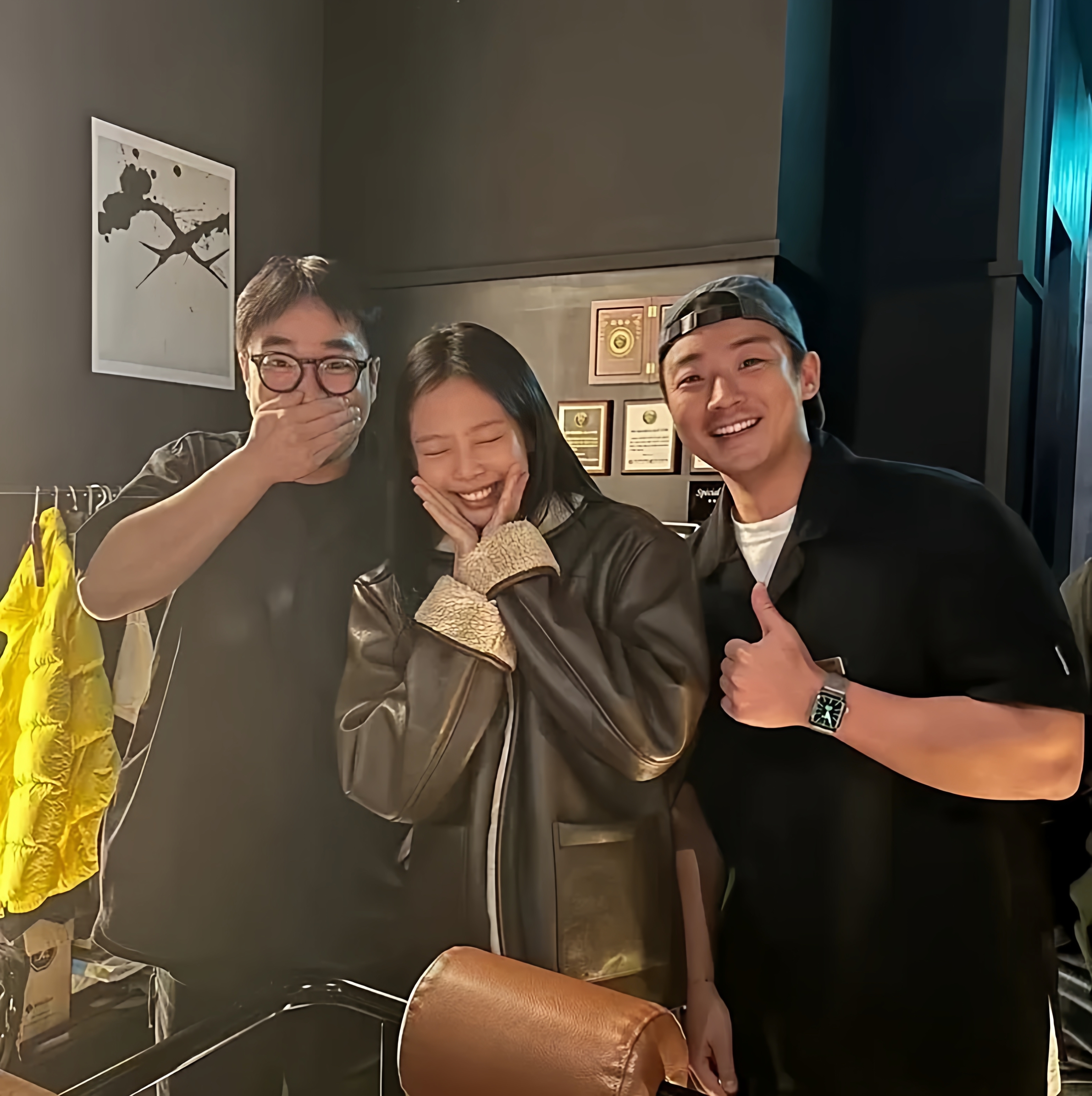 陆续！jennie申有娜同款25冬季新品韩国翻领皮毛一体羊羔毛外套女