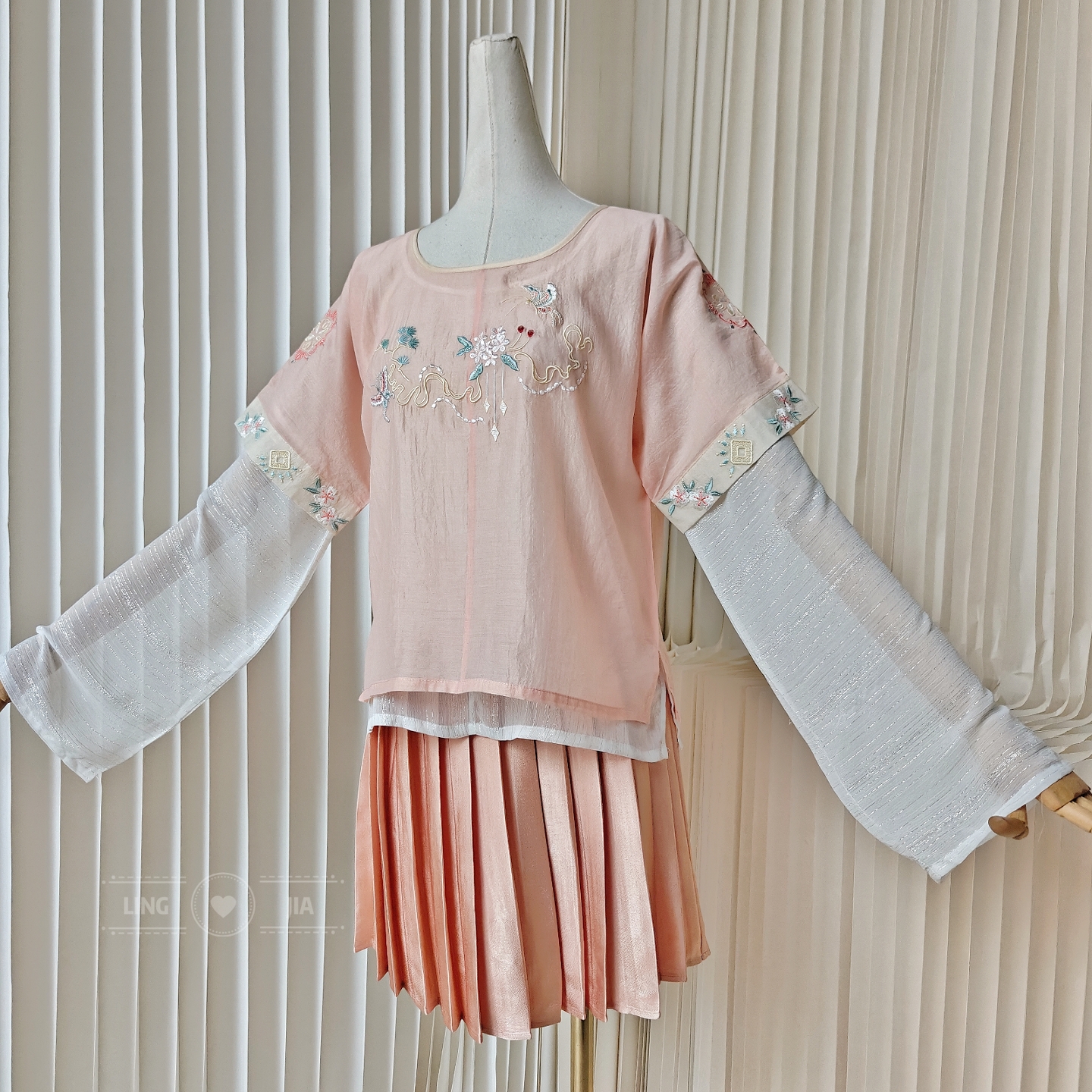 【聆家】汉服元素~唐褙子圆领刺绣上衣圆领打底衫0.075kg两件包邮