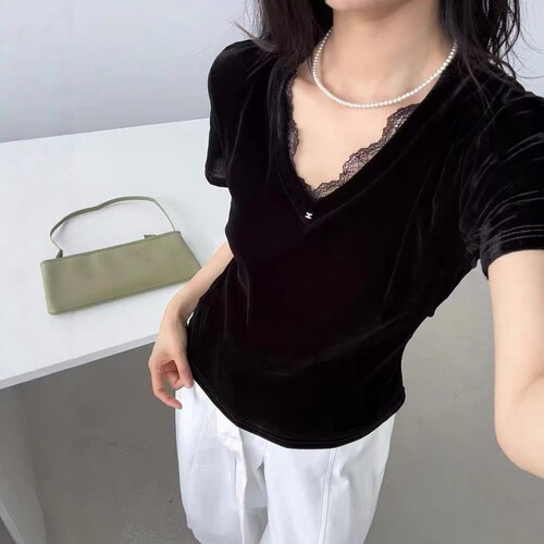黑色V领蕾丝拼接丝绒短袖T恤女