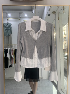 黑色蕾丝假两件长袖t恤女早秋季短款修身收腰喇叭袖正肩衬衫上衣