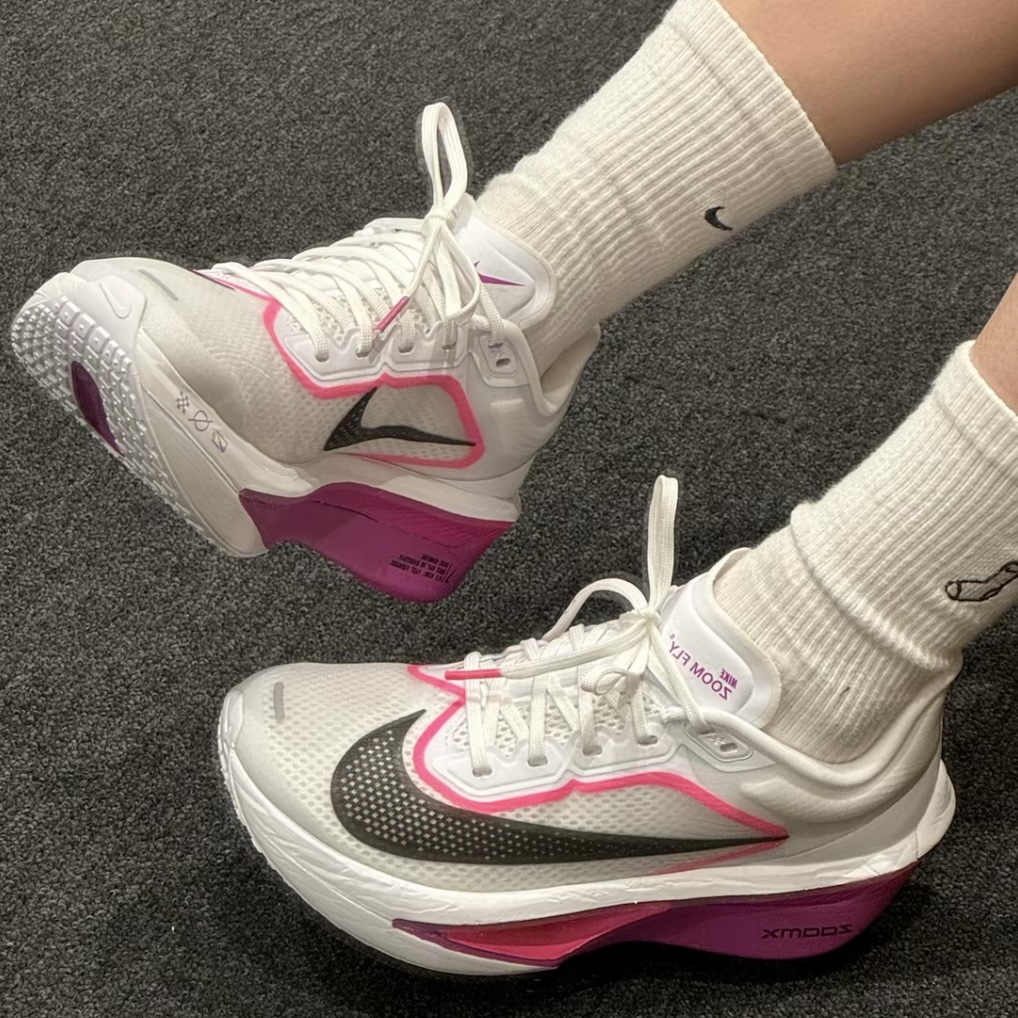 耐克/Nike Zoom Fly 6 Vivid耐磨低帮跑步鞋女款白黑粉FN8455-101