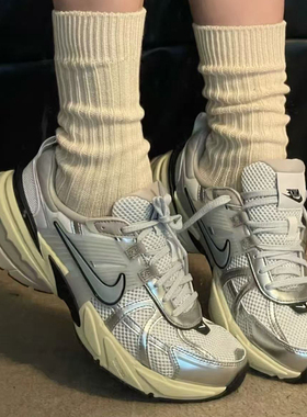 耐克/Nike V2k Run 白银经典时尚舒适低帮休闲运动鞋 FD0736-100