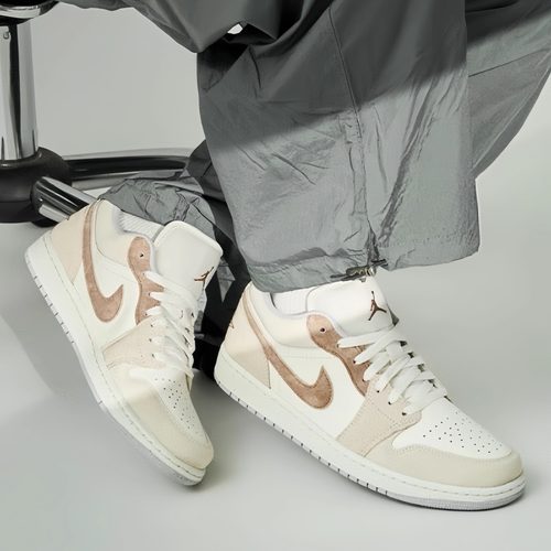 耐克/Nike  Jordan 1 米白女款防滑耐磨舒适低帮板鞋 HF1863-200