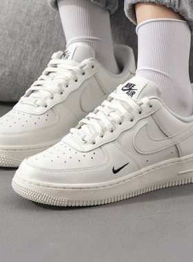 耐克/Nike Air Force 1 ESS TRK3空军一号白色低帮板鞋HF1058-133