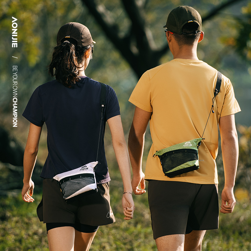 奥尼捷徒步斜挎包时尚百搭款可调节拉绳耐磨防泼水户外徒步挎包配