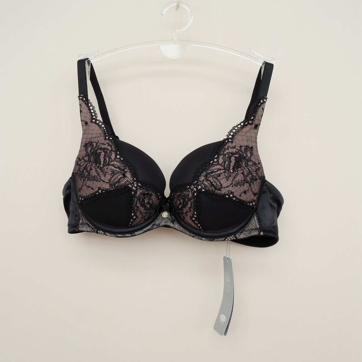 正品超值女上薄下厚光面蕾丝文胸