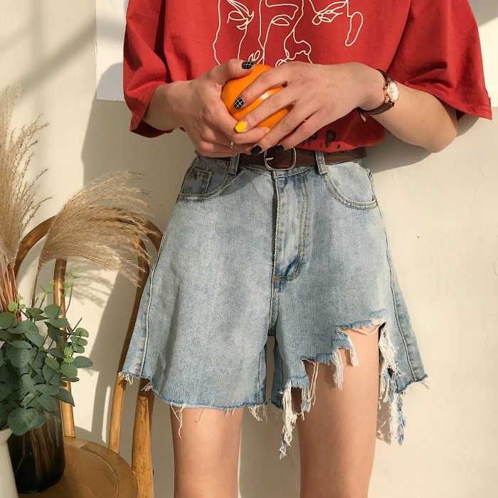 Real shot and real price new tassel pierced wide leg high waist denim shorts in spring and summer