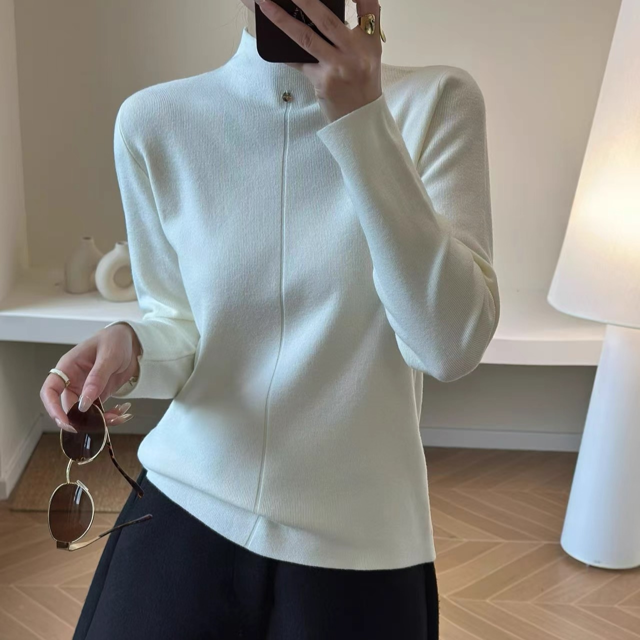 白色打底衫女秋冬内搭2025新款半高领修身中间坑条高级感针织上衣