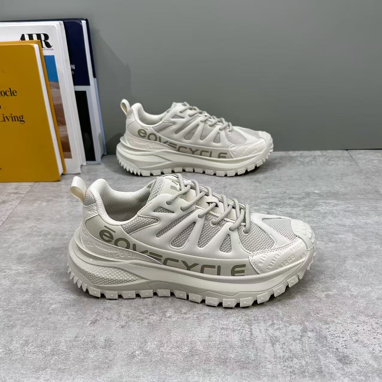 男鞋2025秋季新款轻便厚底休闲运动鞋男士户外防滑网面透气老爹鞋