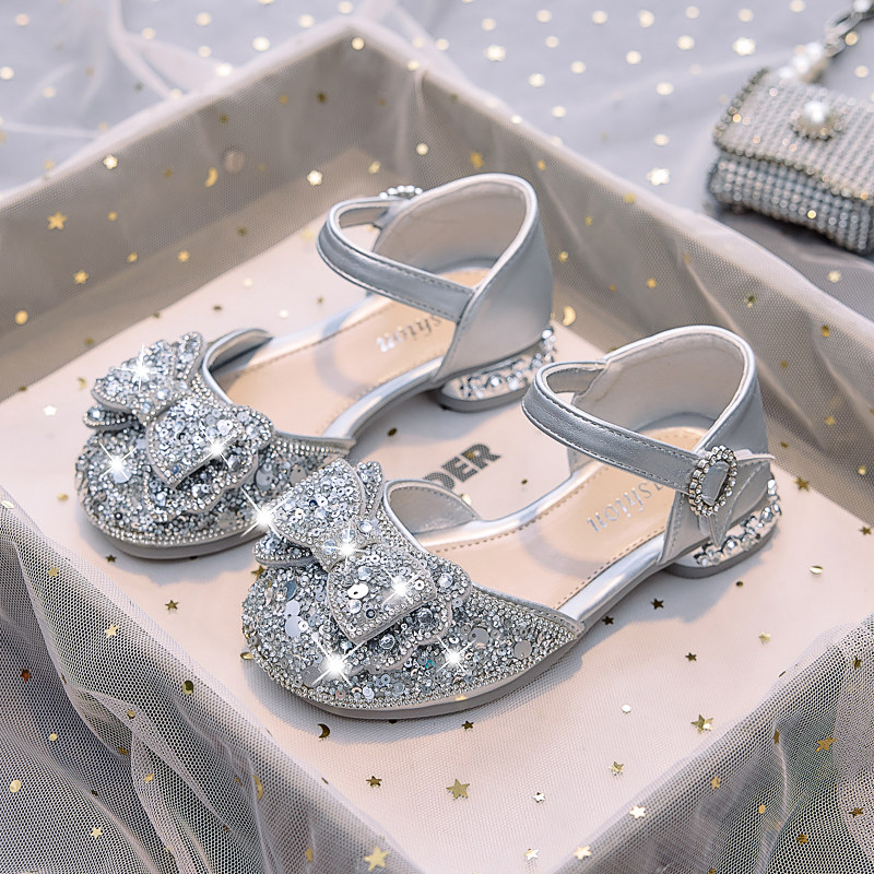 女童水晶鞋韩版女孩高跟鞋2026夏新款儿童水钻公主风女孩包头凉鞋