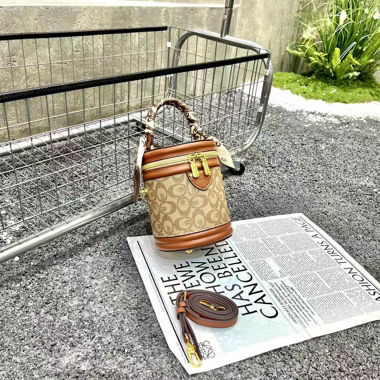 洋气减龄时尚大气手提包包女士高级质感发财桶印花单肩斜挎大容量,箱包皮具/热销女包/男包,水桶包,淘宝优惠券,粉丝福利购,淘宝优惠卷