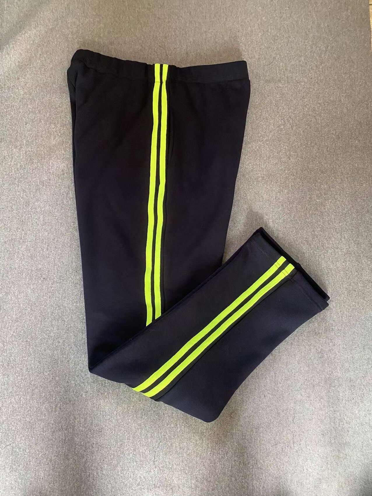 CUSTOM-MADE SPRING AUTUMN AND WINTER BOYS AND GIRLS SCHOOL PANTS THE SAME SWEATPANTS NAVY BLUE STITCHING FLUORESCENT GREEN 2-BAR FLEECE SWEATPANTS