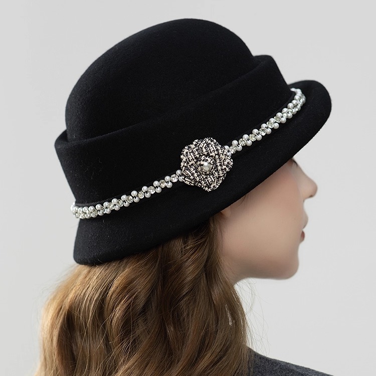 羊毛礼帽女秋冬法式优雅珍珠水钻山茶花渔夫帽小香风复古卷边盆帽