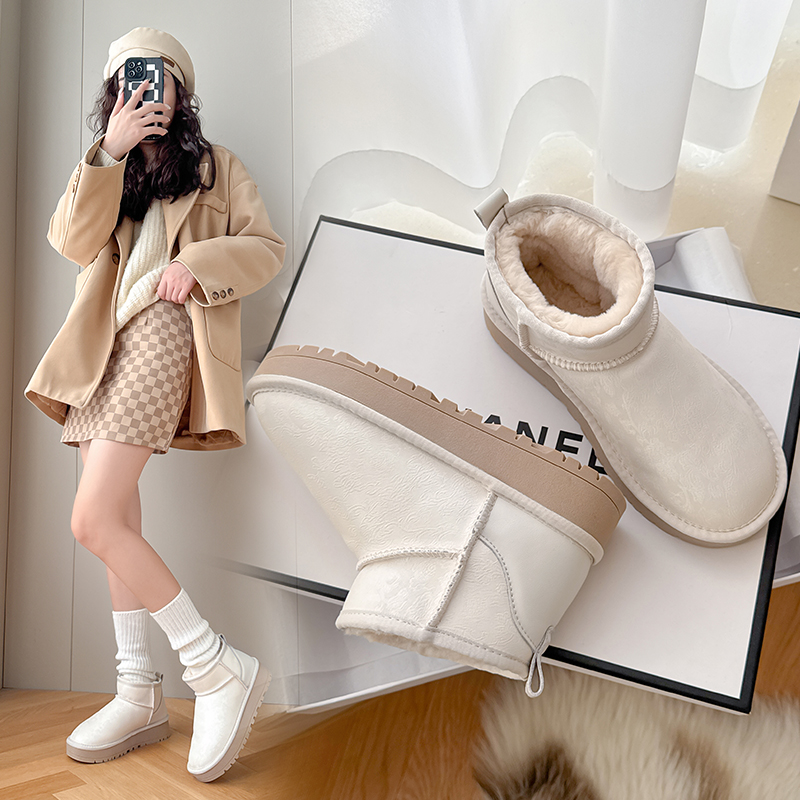 低筒白色雪地靴女冬季