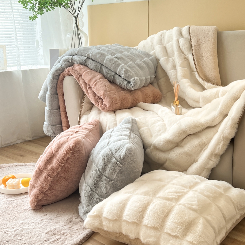 仿毛皮绒毯子北欧沙发毯休闲毯轻奢床尾盖毯美式白色长毛搭毯秋i.