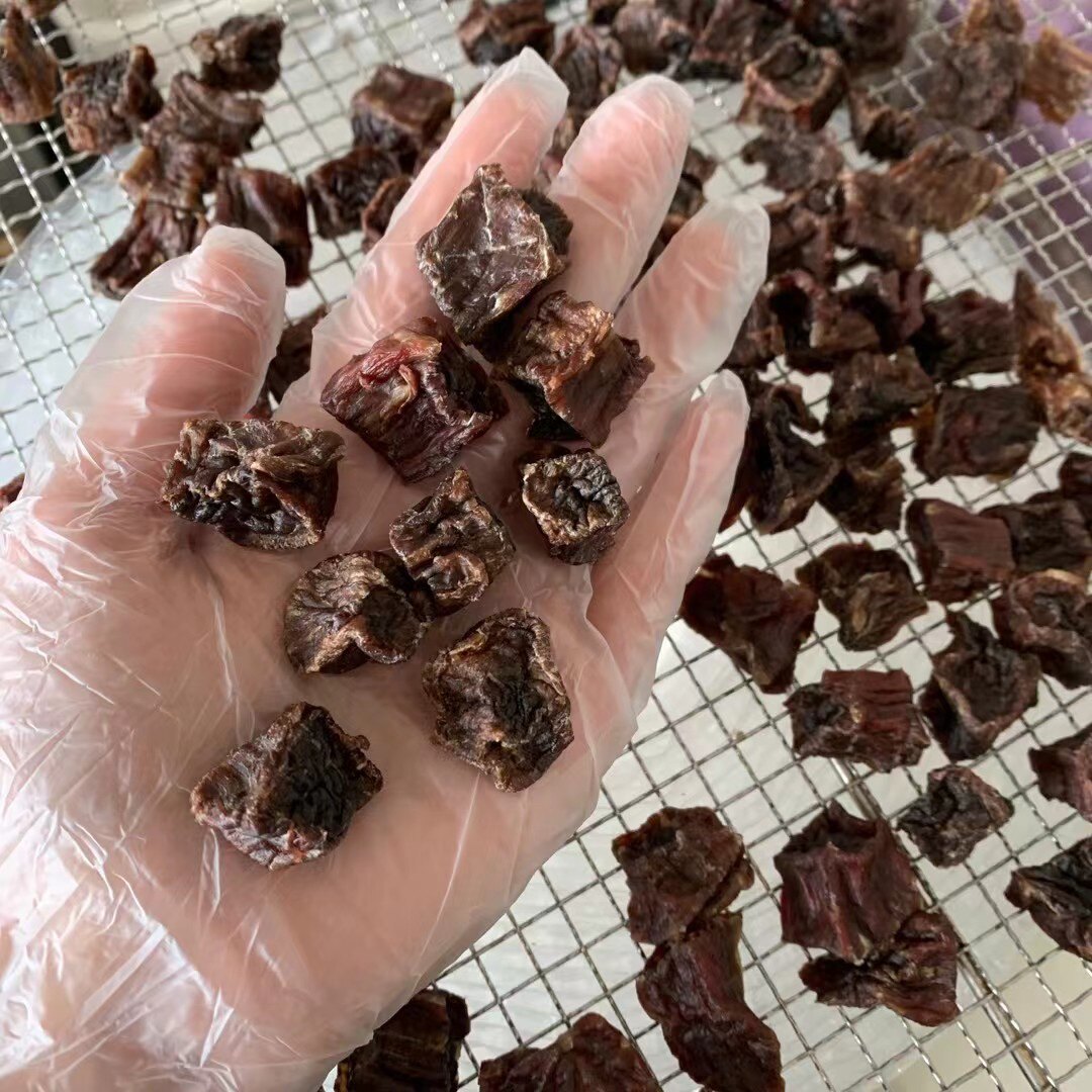 纯手工自制宠物零食烘干牛肉粒肉干小型狗狗营养美味磨牙纯牛肉粒