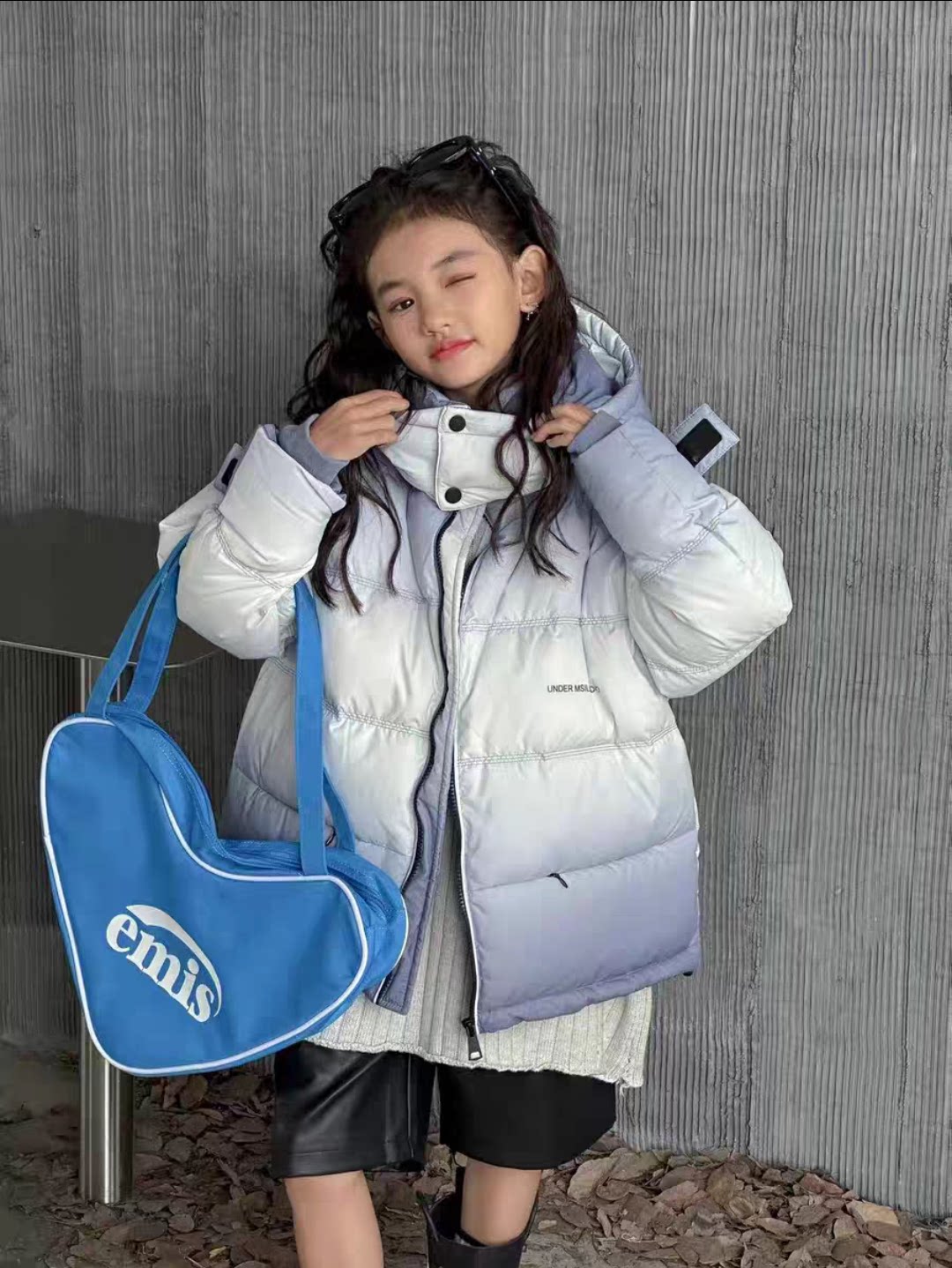 韩国儿童羽绒服2024冬季新款男女童宝宝撞色加厚连帽洋气面包冬装