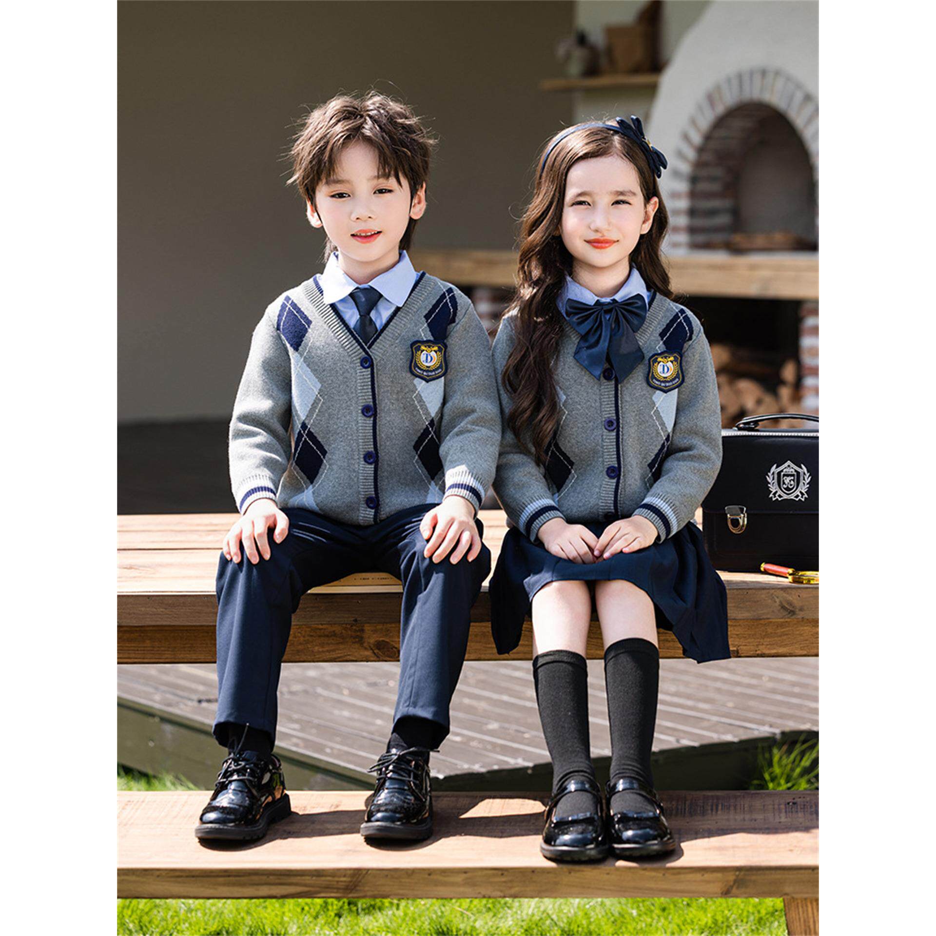 小学生团体舞元旦表演服春秋款毛衣开衫四件套儿童秋季班服学院风