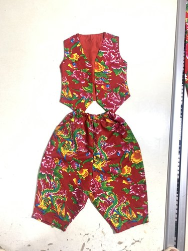 儿童东北大花布马甲表演服嘻哈 灯笼裤从小卖蒸馍民族风 薄款坎肩