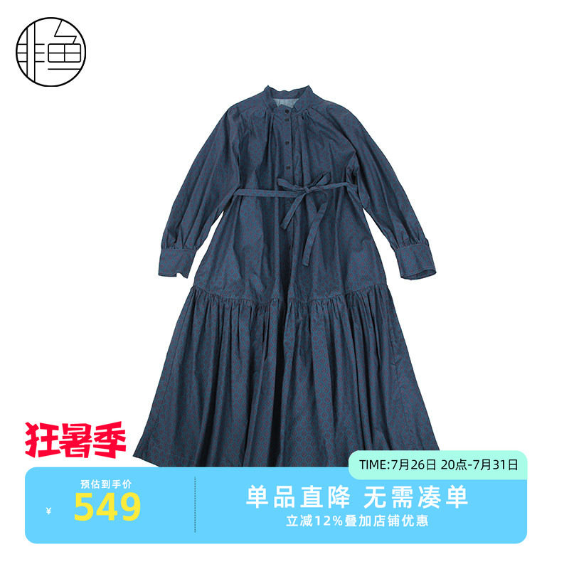 非鱼2025秋装新款暗纹波点长裙复古气质文艺连衣裙系带显瘦女裙子