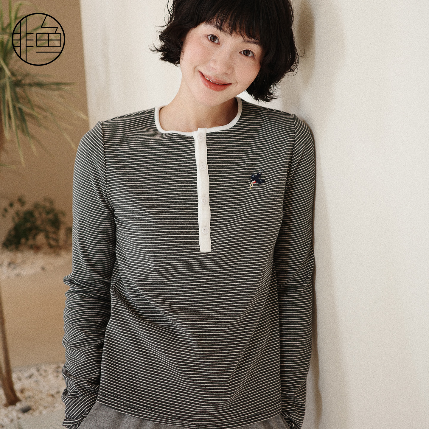 黑白条纹刺绣T恤女套头针织衫