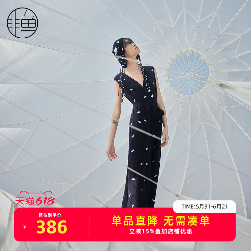 非鱼2024夏季V领气质连体裤修身显瘦无袖连体裤子文艺刺绣裤