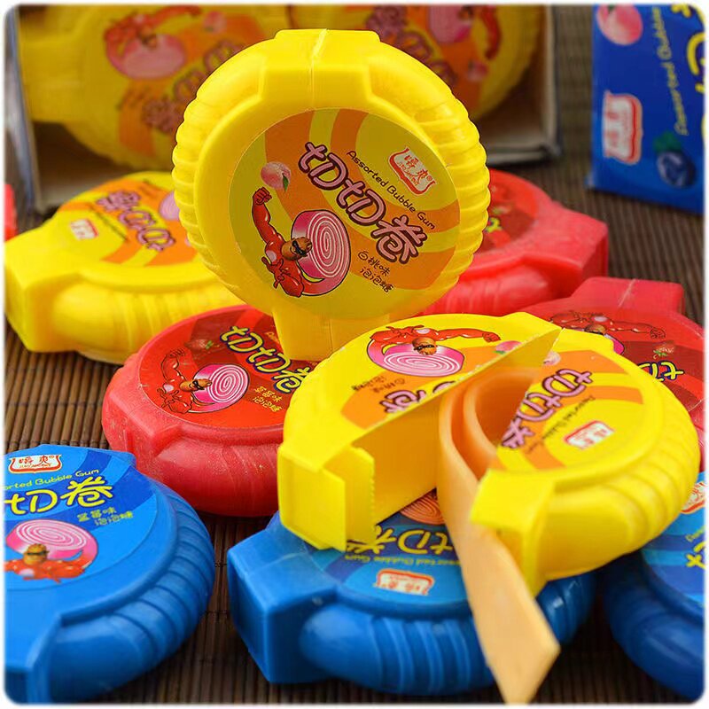 卷盒子泡泡糖小孩子趣味零食泡泡传统糖果