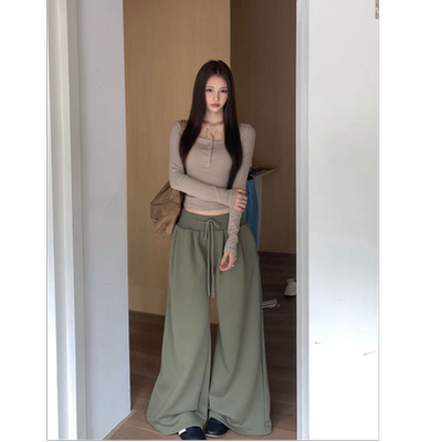 绿色阔腿裤子上衣搭配一整套女装