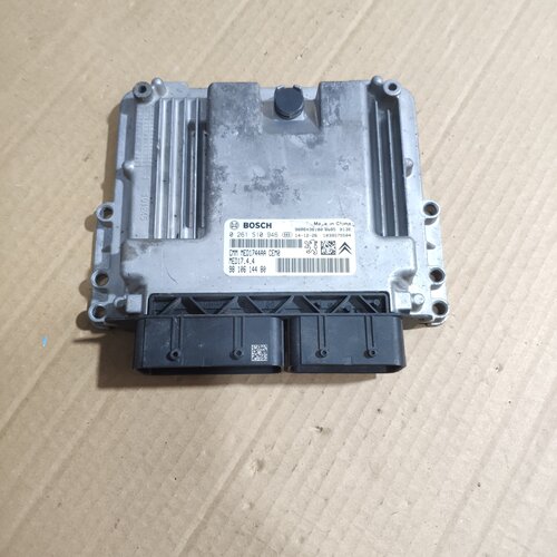适用MED17.4.4东风标致雪铁龙发动机电脑板0261S10946 9810614480
