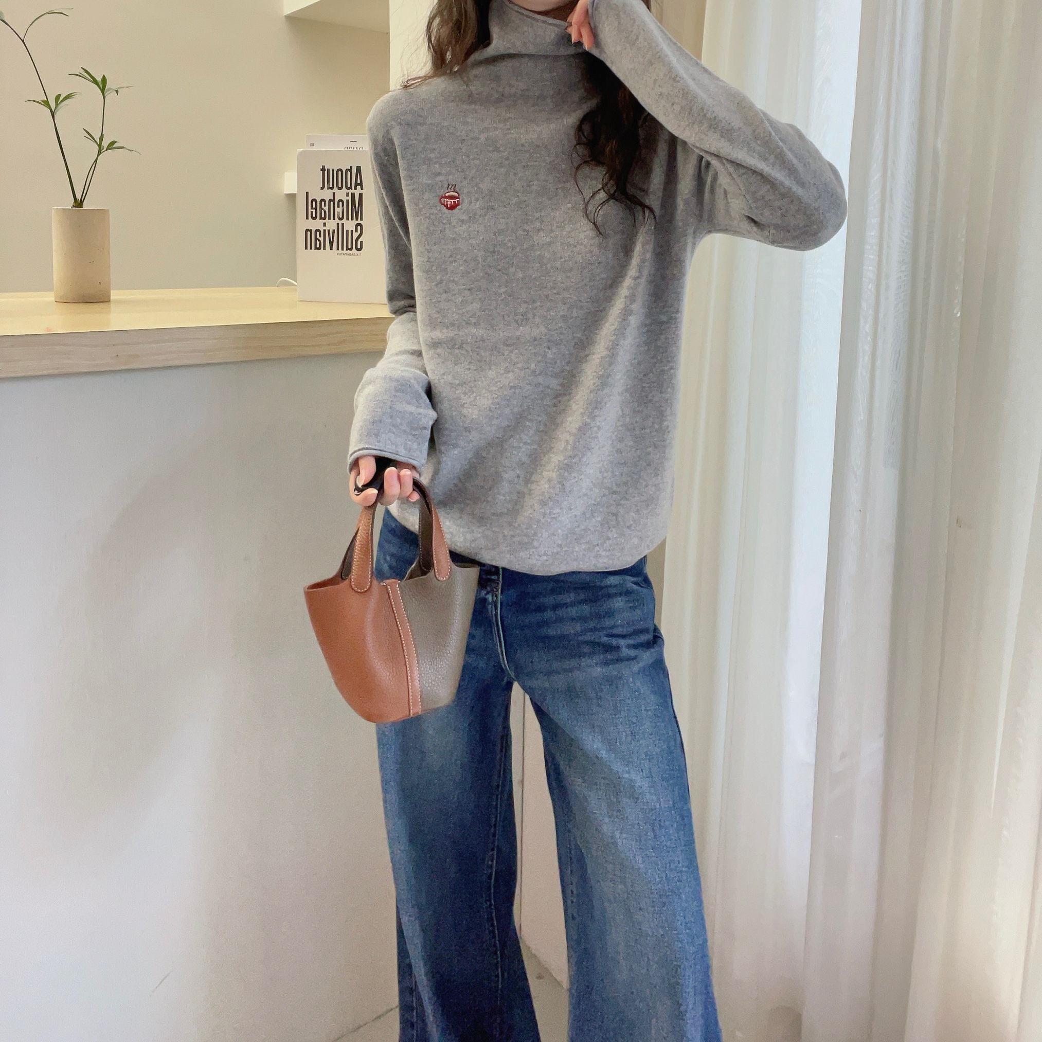 欧洲站2025冬装新款潮高领刺绣羊毛针织衫女显瘦打底衫毛衣上衣女